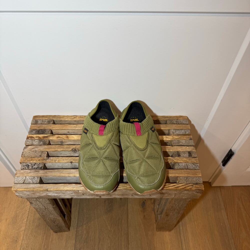 Teva Reember All Terrain Slip on Moc Puffer Outdoor Slippers. Casual, Preppy, - Picture 2 of 6